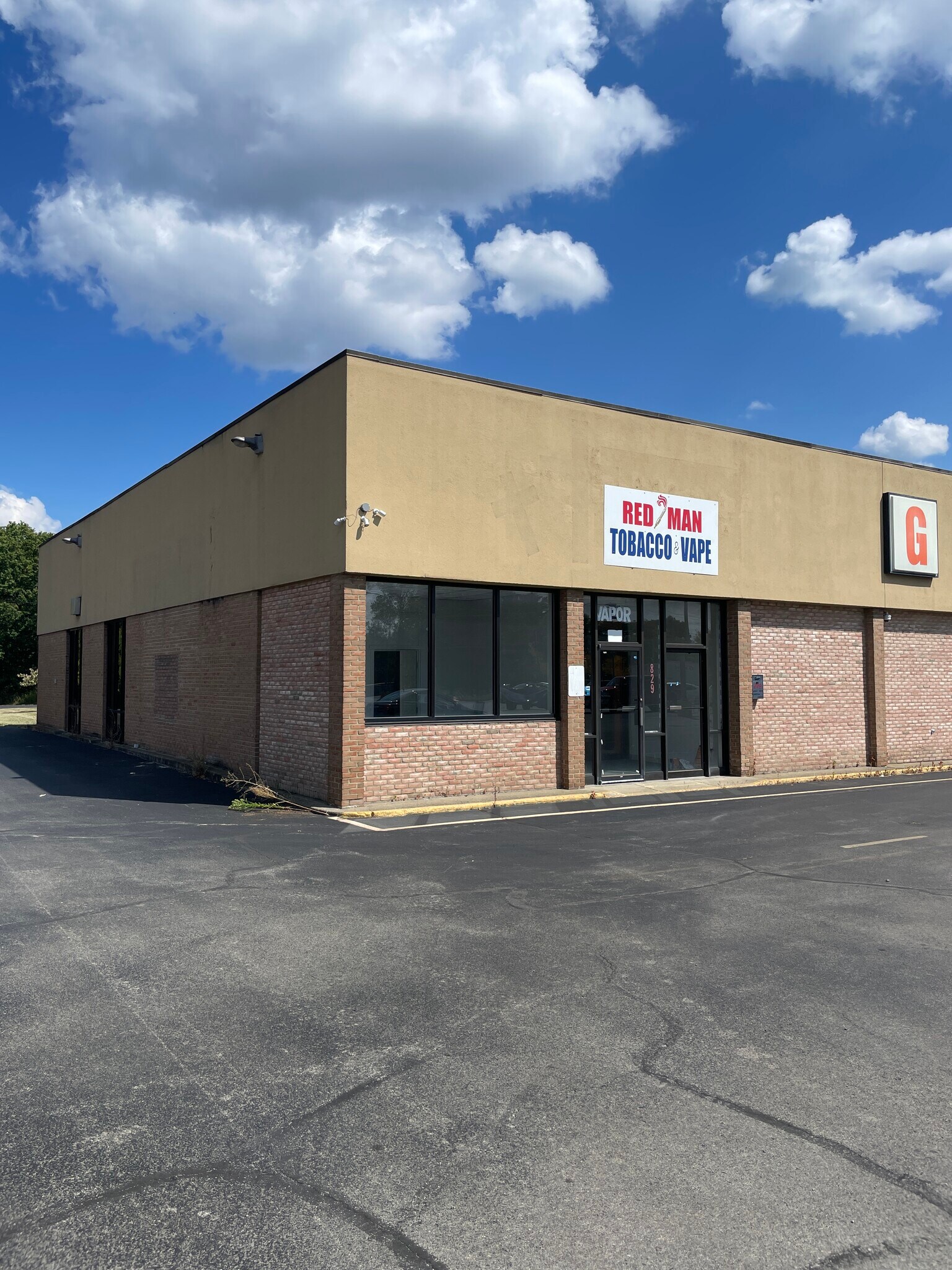 823-829 Sharon New Castle Rd, Farrell, PA for Rent