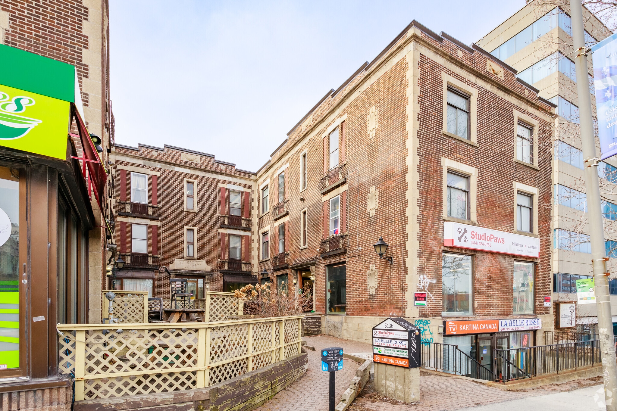 5136 Boul Décarie, Montréal, QC for Sale