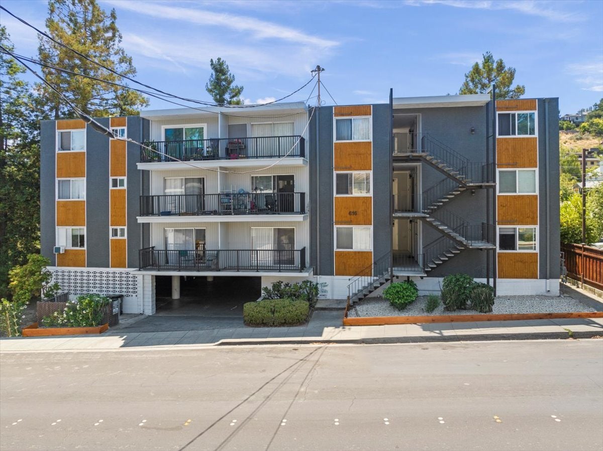 616 Canyon Rd, Redwood City, CA for Sale