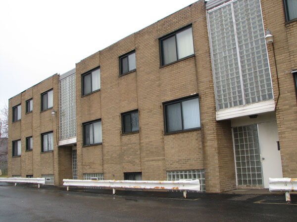 4467 Lee Rd, Cleveland, OH for Sale
