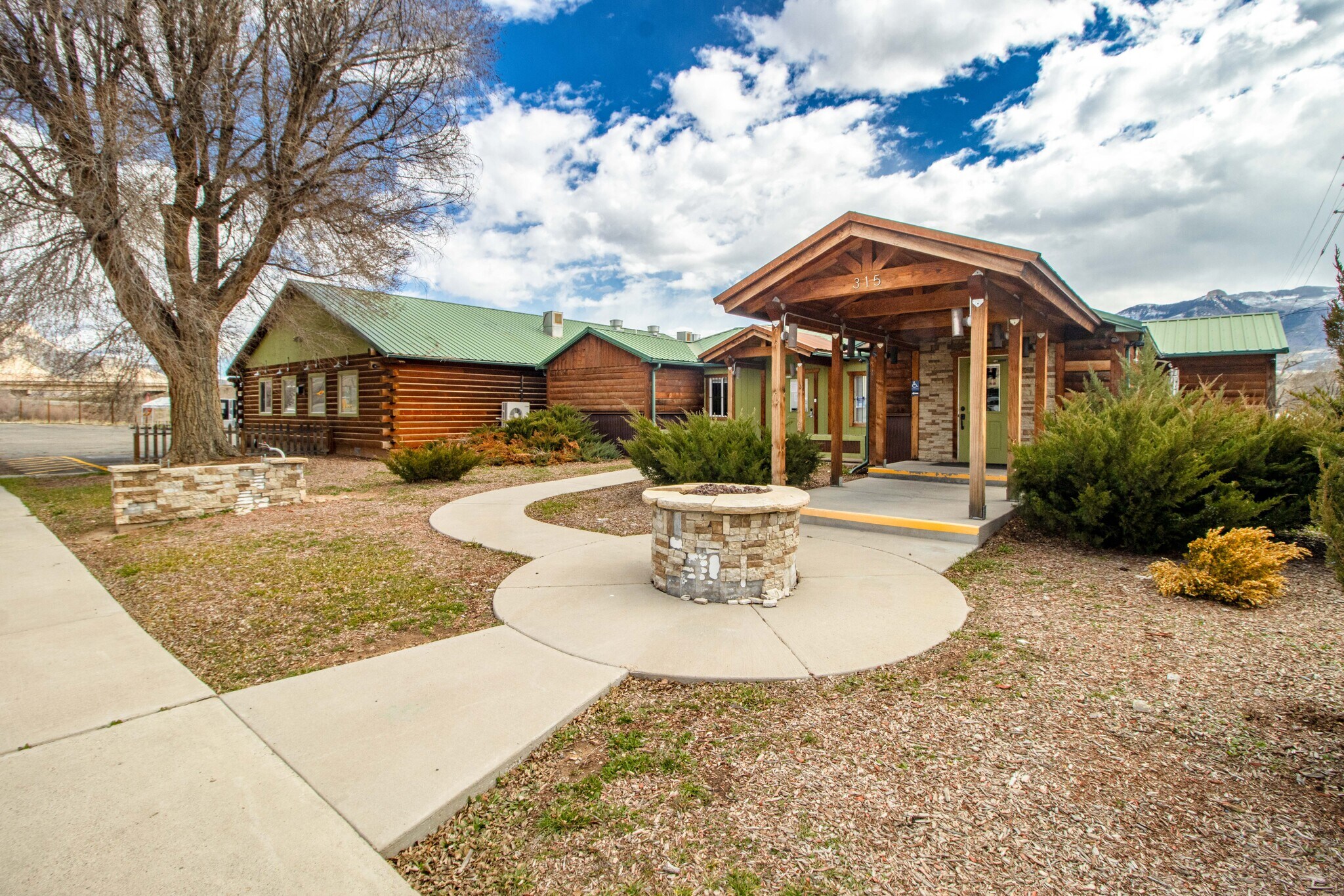 315 E 1st St, Parachute, CO for Sale