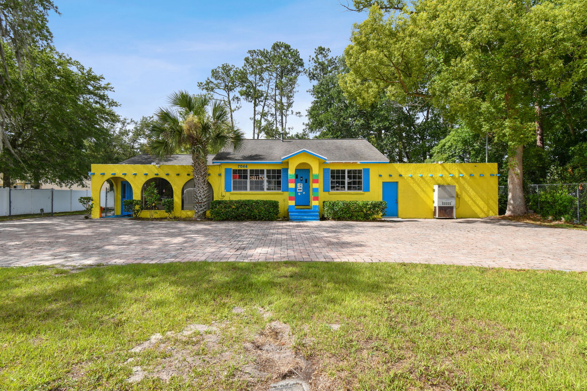 7044 Beach Blvd, Jacksonville, FL for Sale