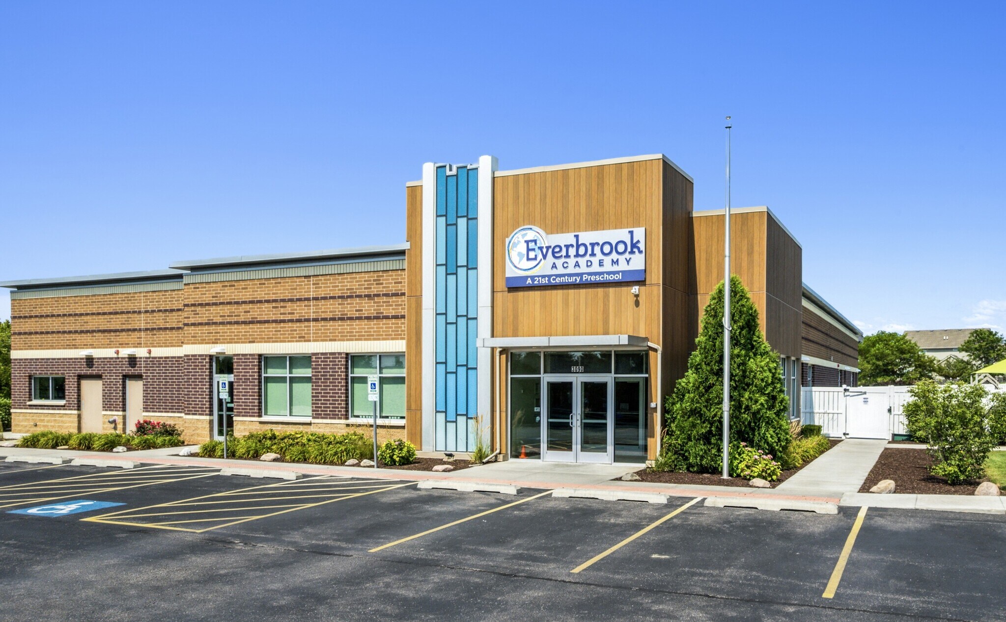 3090 W Main St, St Charles, IL for Sale