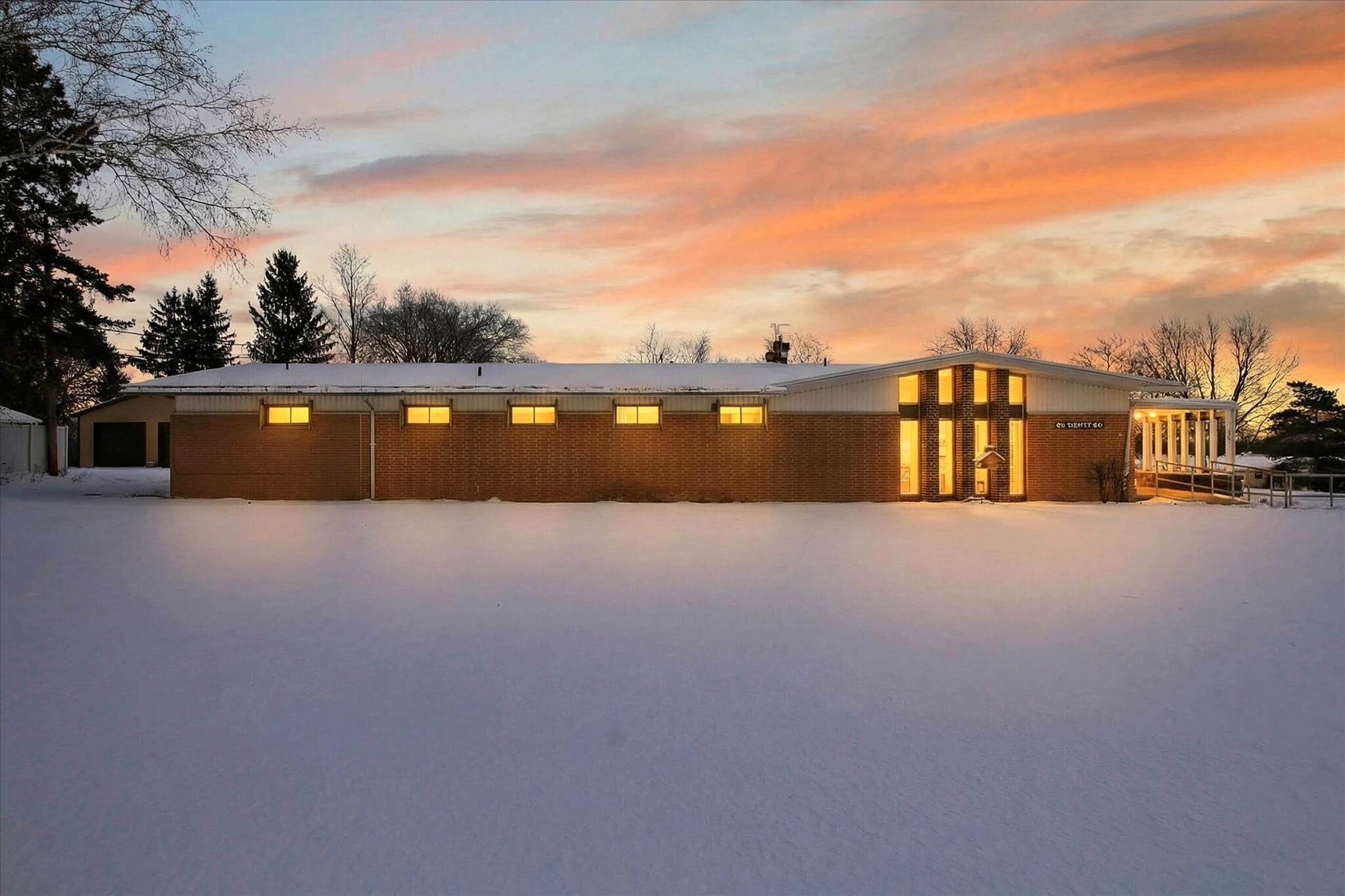 820 N Pine River St, Ithaca, MI for Sale