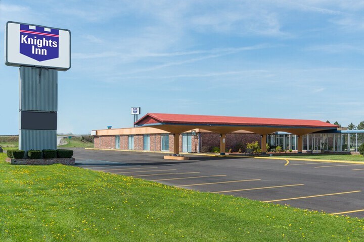 2395 Scott St, Napoleon, OH for Sale
