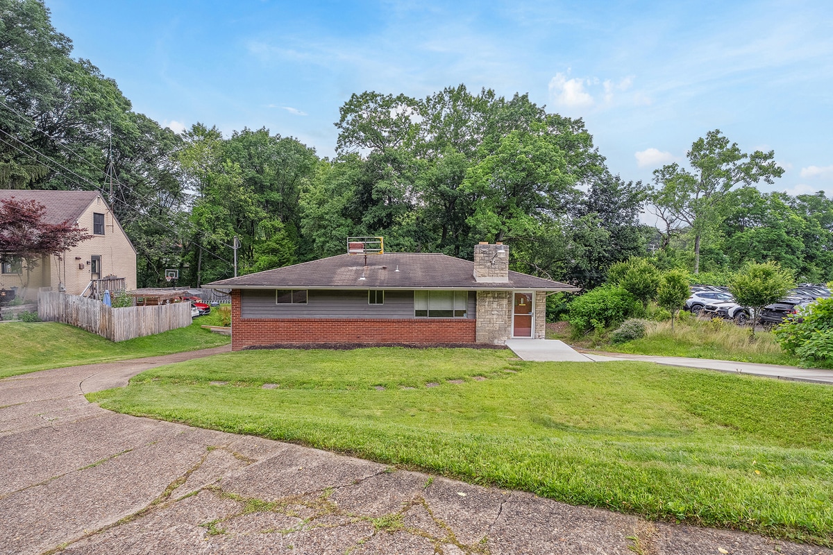 9270 Old Perry Hwy, Pittsburgh, PA for Sale
