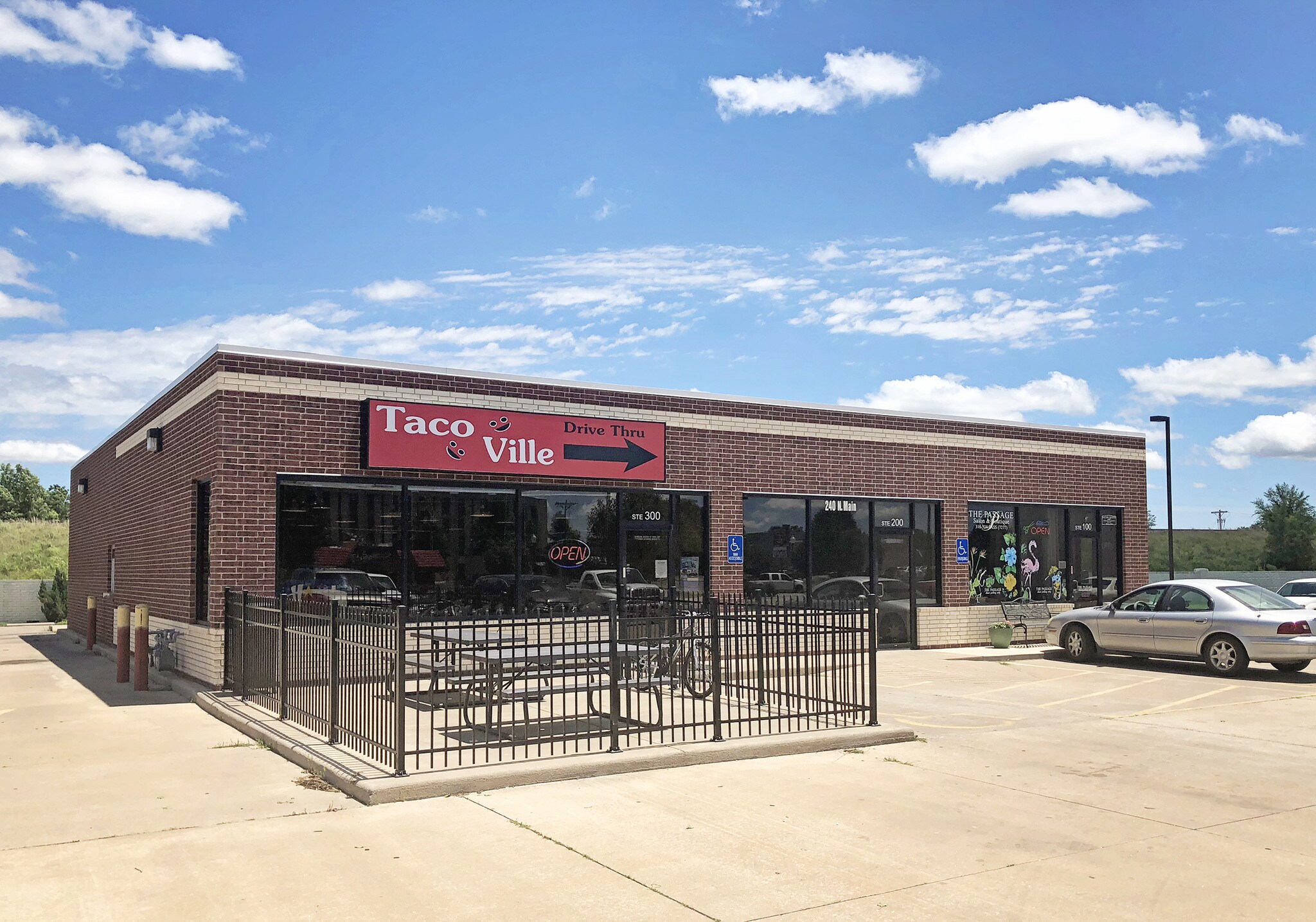 240 N Main St, Haysville, KS for Sale