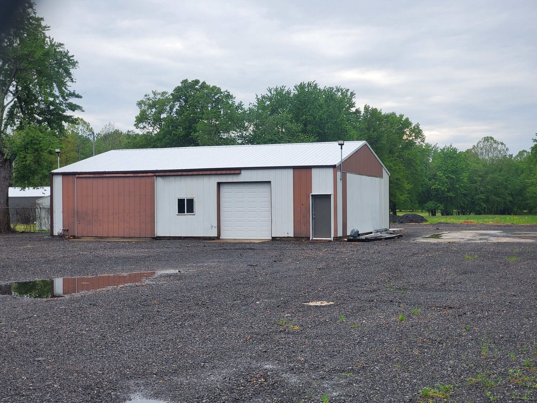 14021 IL-37, Johnston City, IL for Rent