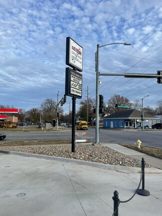 Lawrence, KS Retail - 1843 Massachusetts St