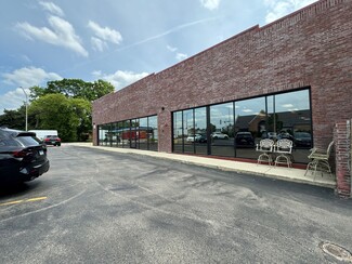 Naperville, IL Retail - 827 N Washington St