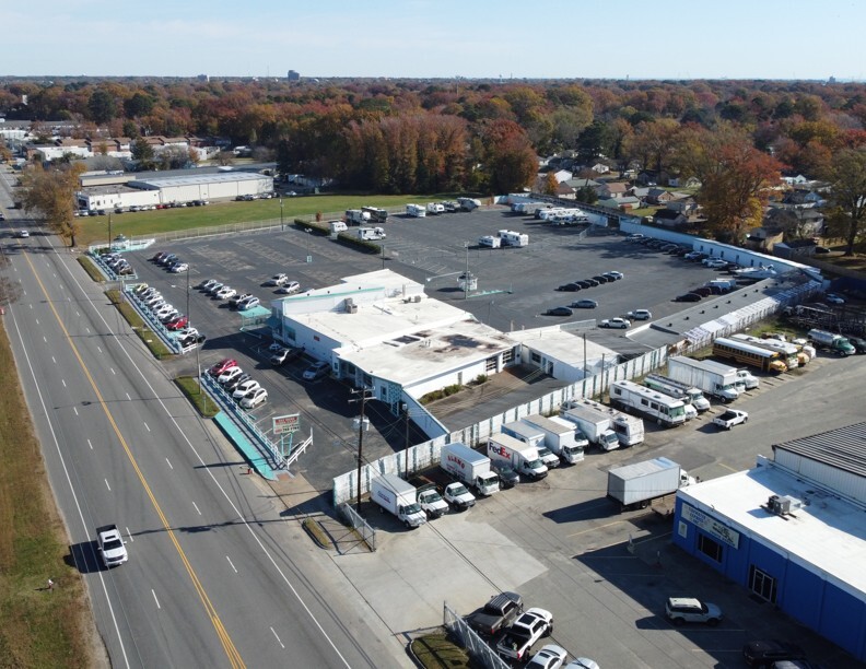 1725 W Pembroke Ave, Hampton, VA for Sale