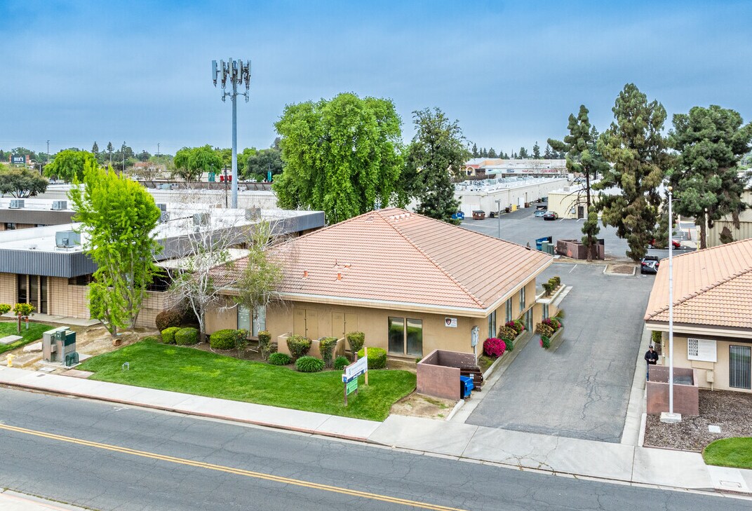 3321-3323 S Fairway st, Visalia, CA for Sale
