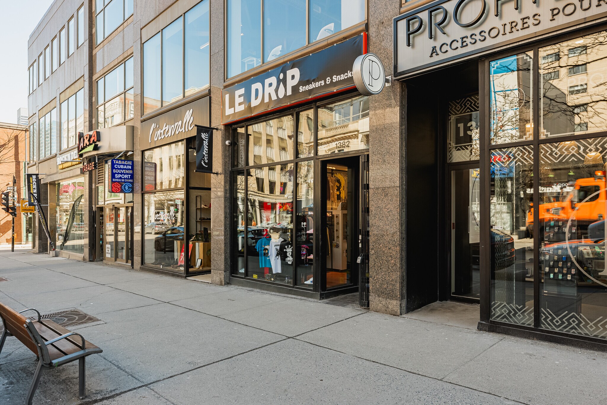 1370-1384 Rue Sainte-Catherine O, Montréal, QC for Rent