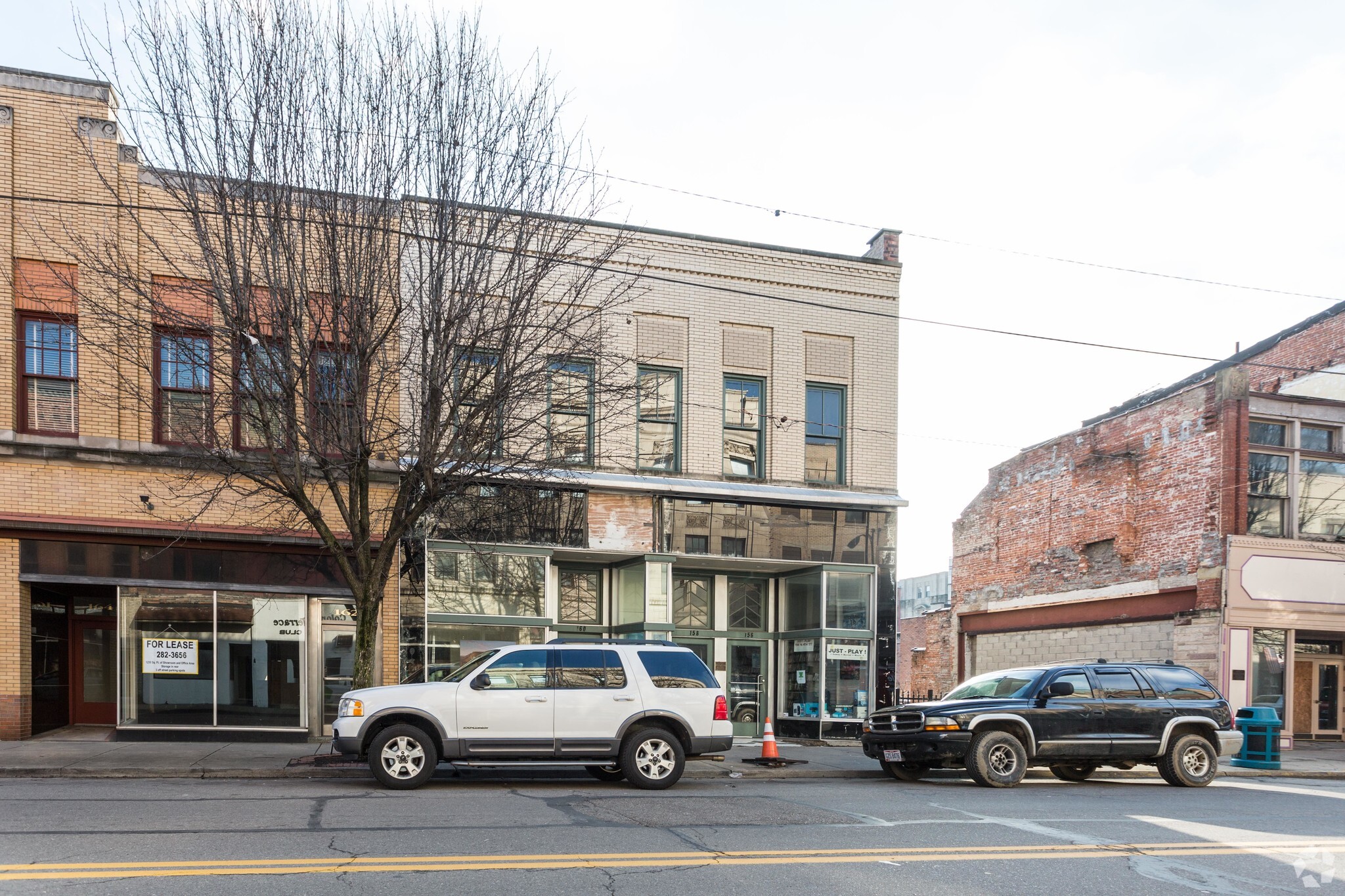 156-160 N 4th St, Steubenville, OH for Rent