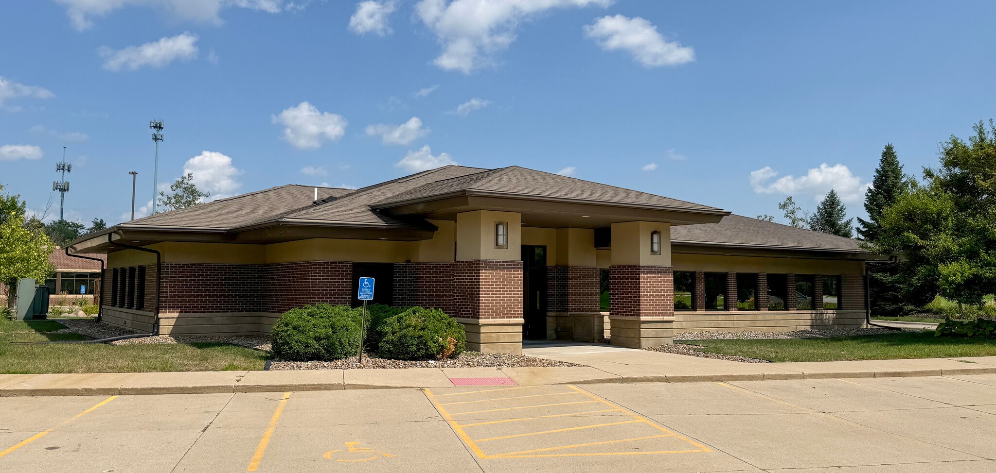 3310 E Euclid Ave, Des Moines, IA for Sale