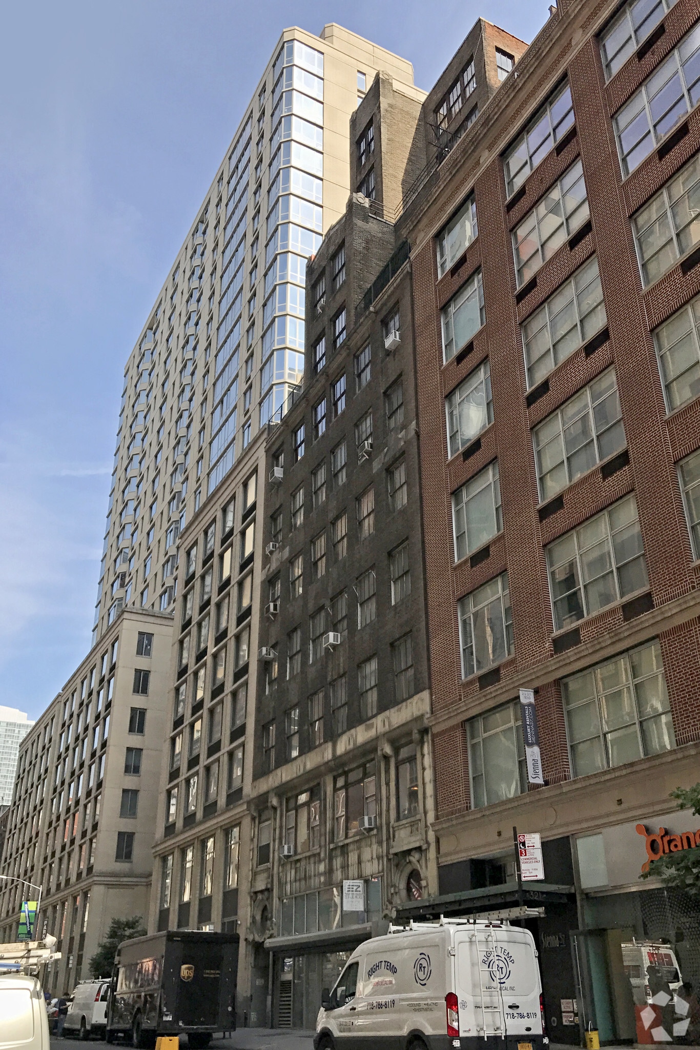 323-325 W 37th St, New York, NY for Rent