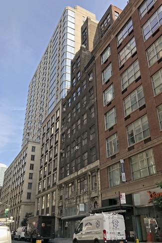 New York, NY Office/Retail - 323-325 W 37th St