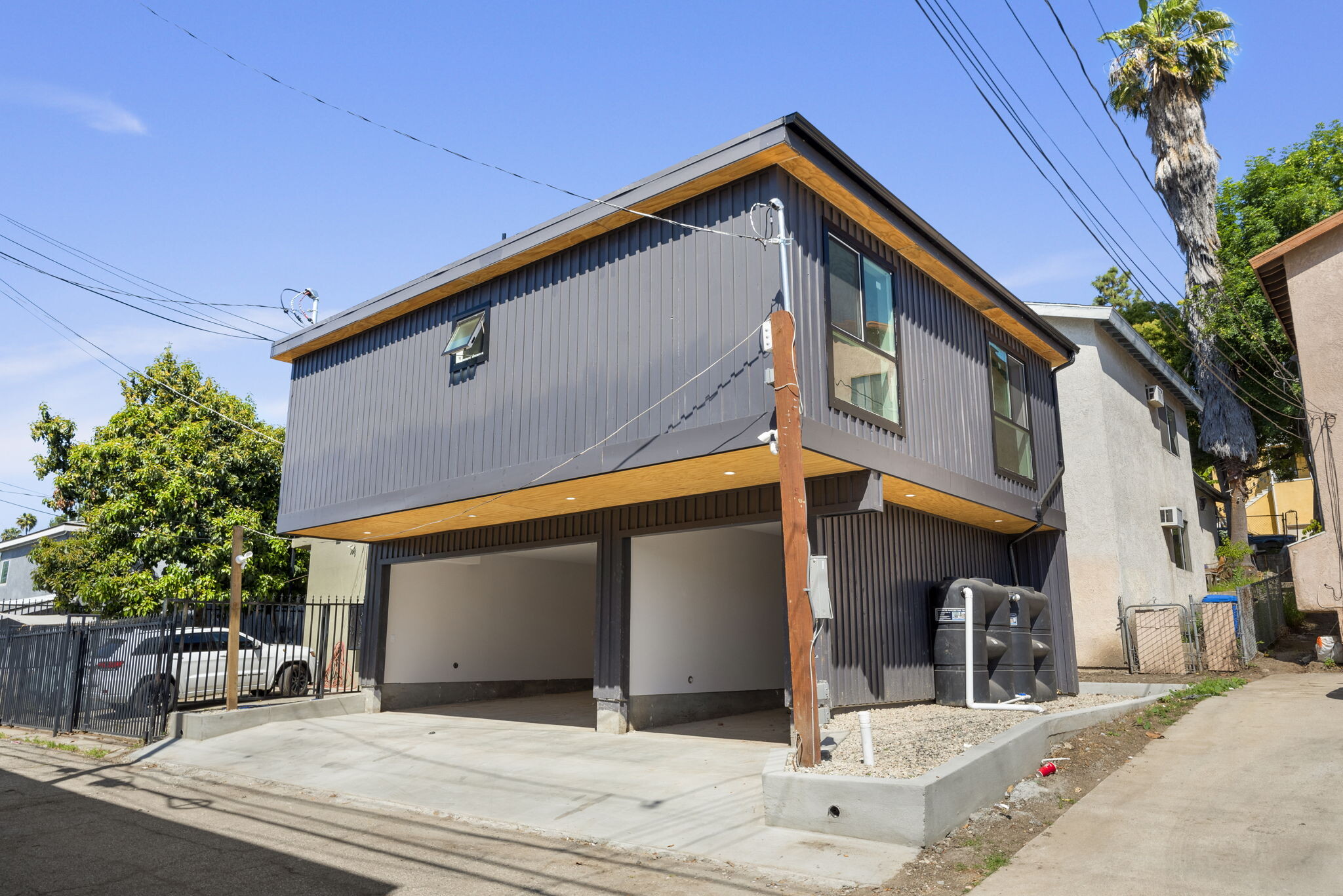 5150 Ithaca Ave, Los Angeles, CA for Sale