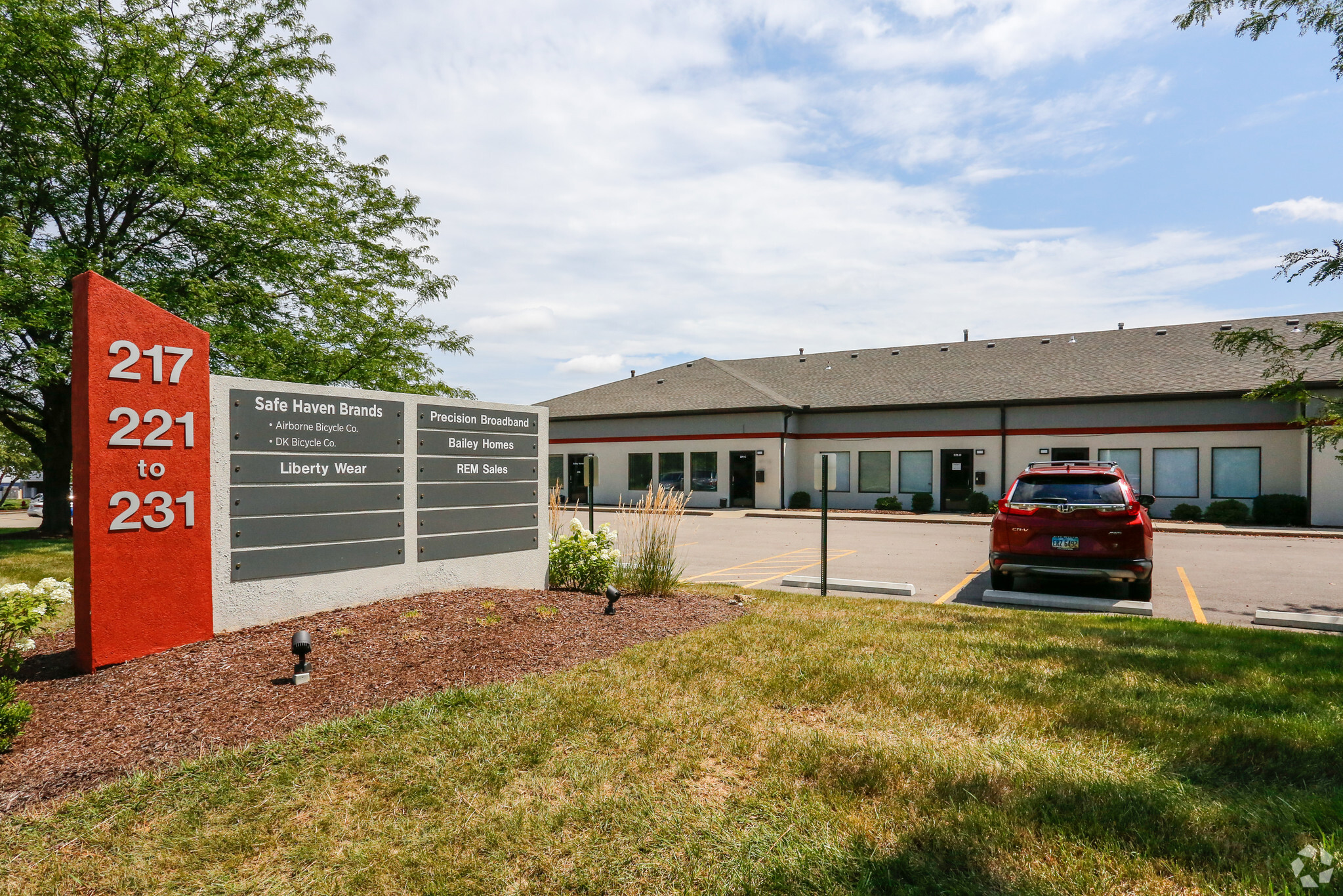 221-229 S Pioneer Blvd, Springboro, OH for Rent