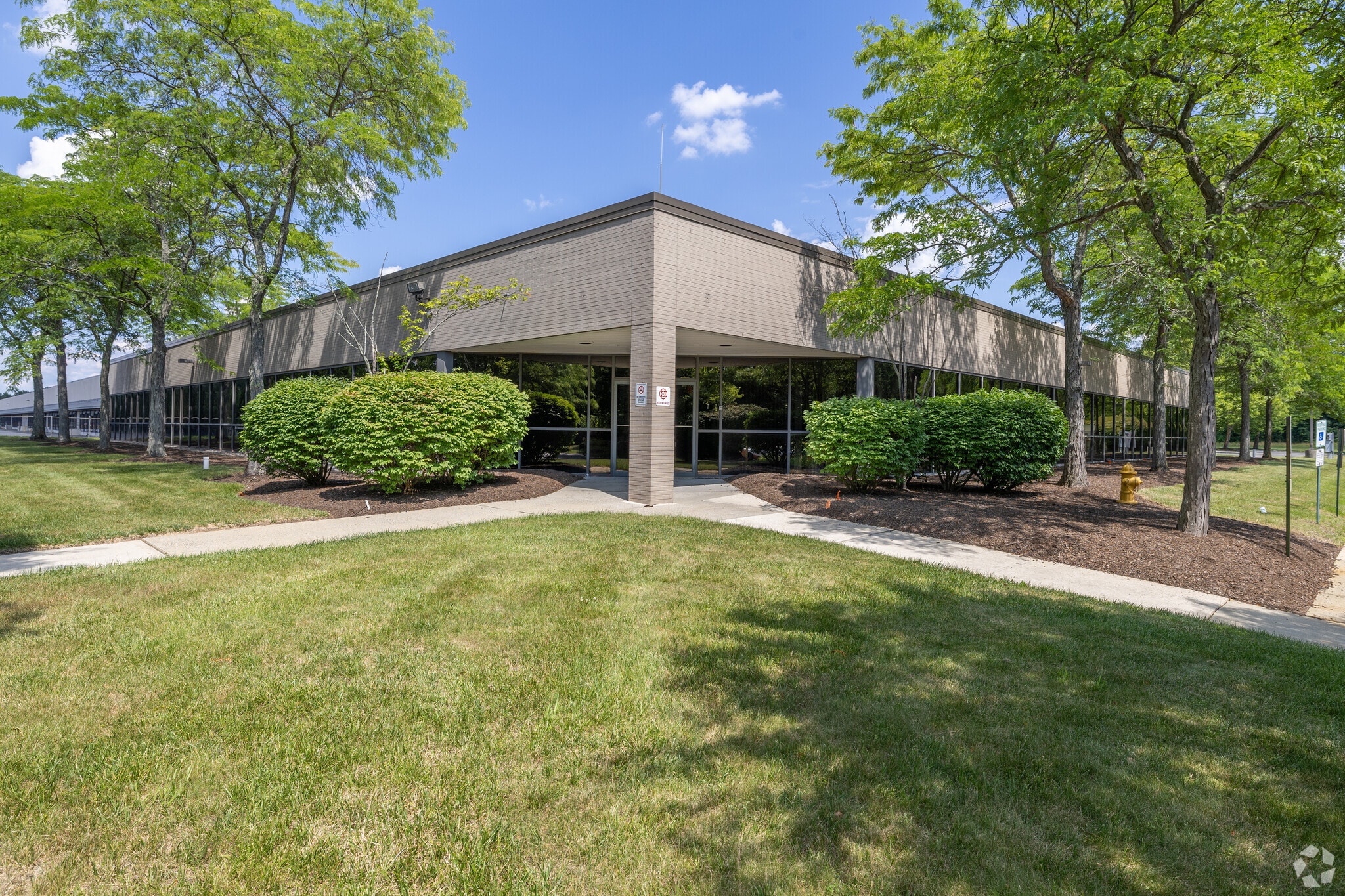 400 Cabot Dr, Hamilton, NJ for Rent