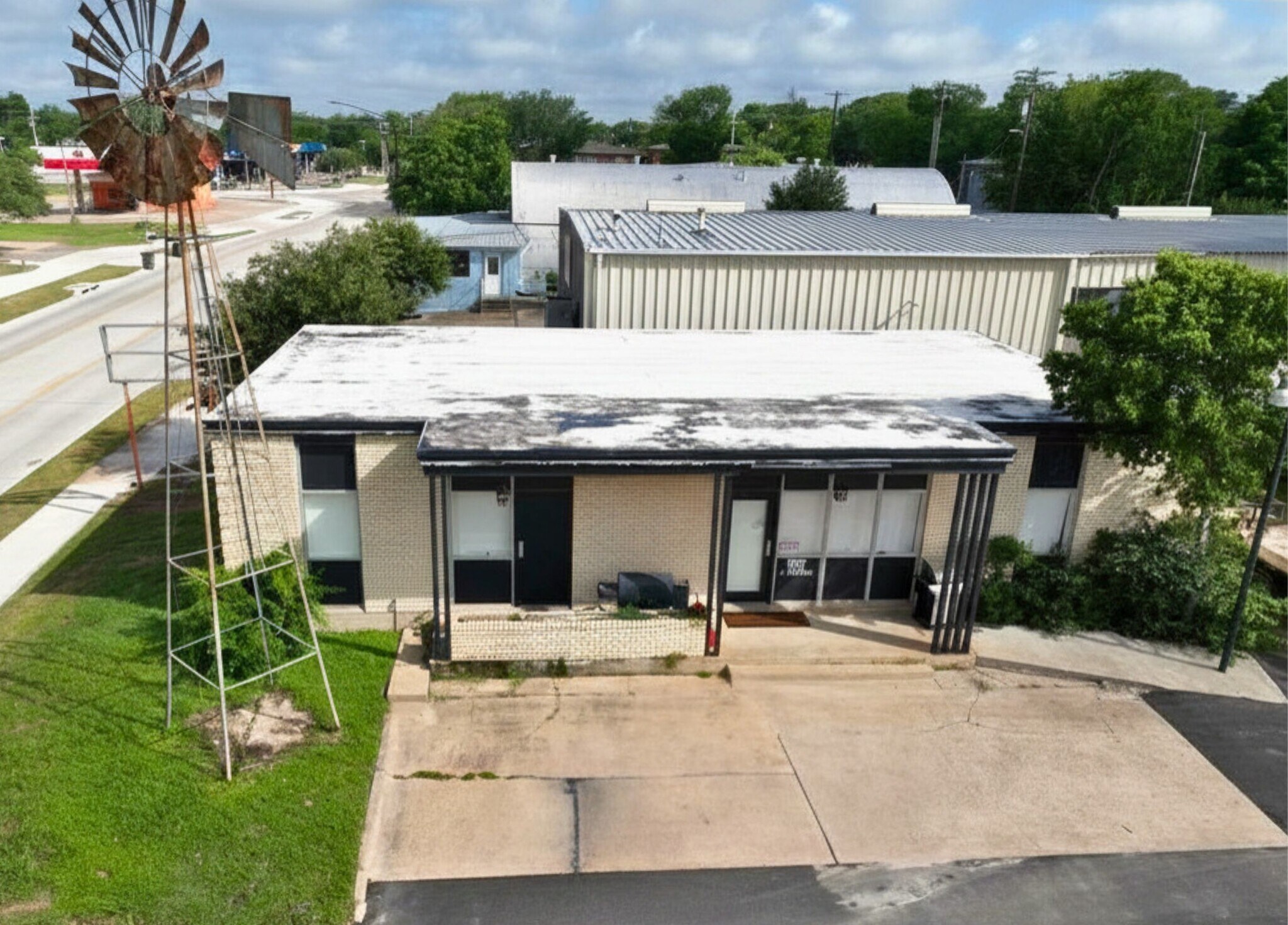 2117 S College Ave, Bryan, TX for Rent