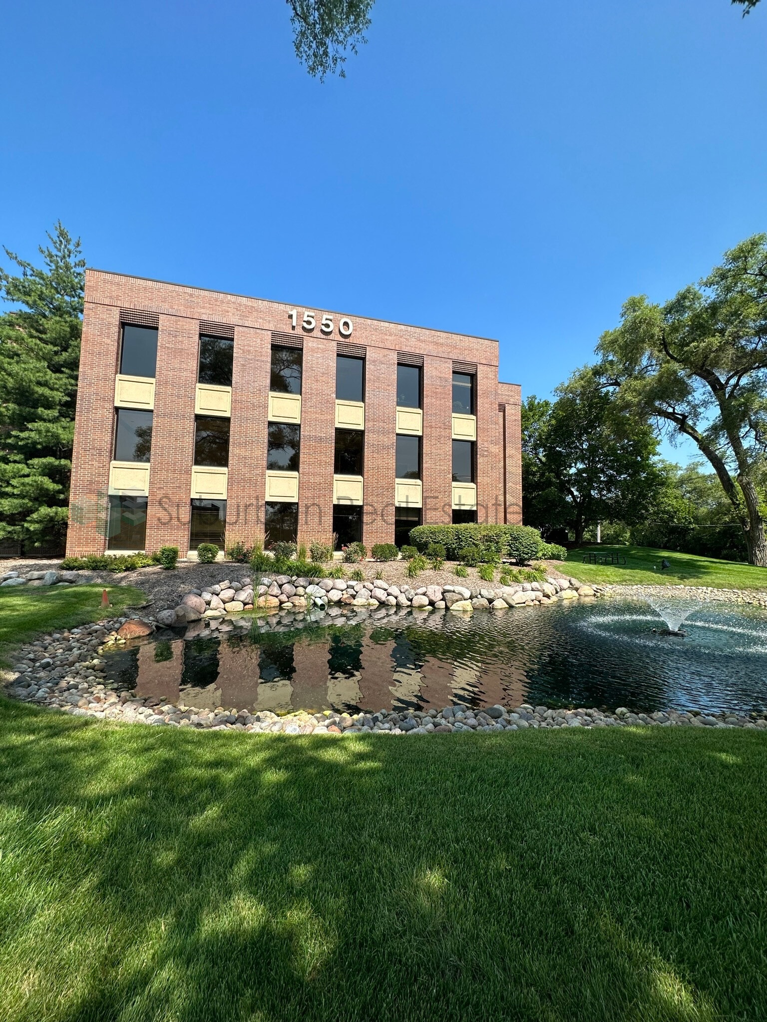1550 Spring Rd, Oak Brook, IL for Rent