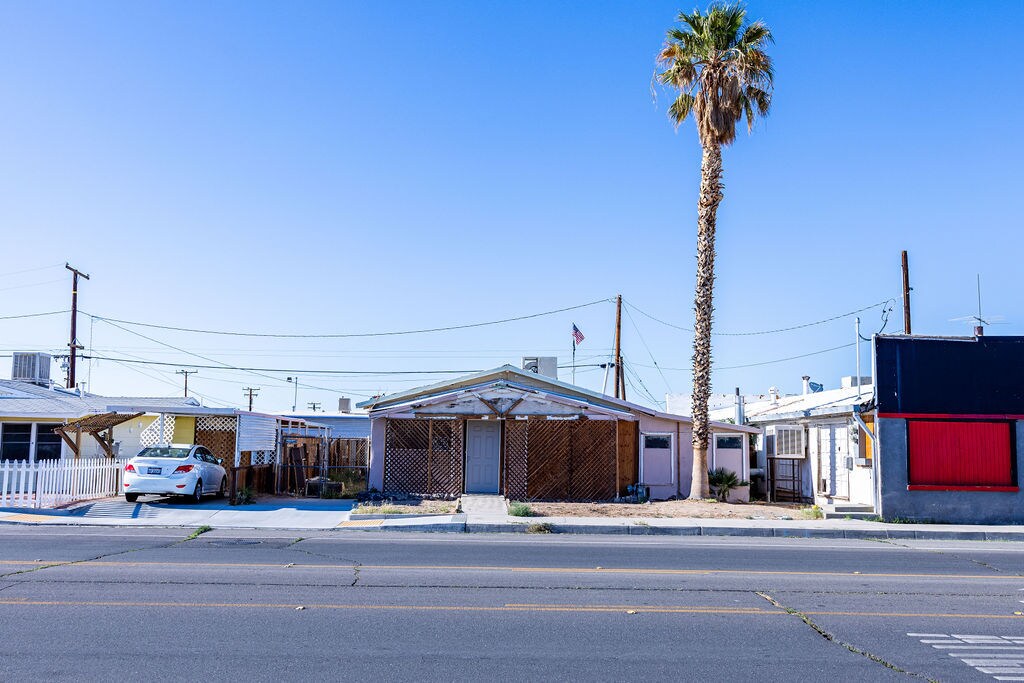324 W Ridgecrest Blvd, Ridgecrest, CA for Sale