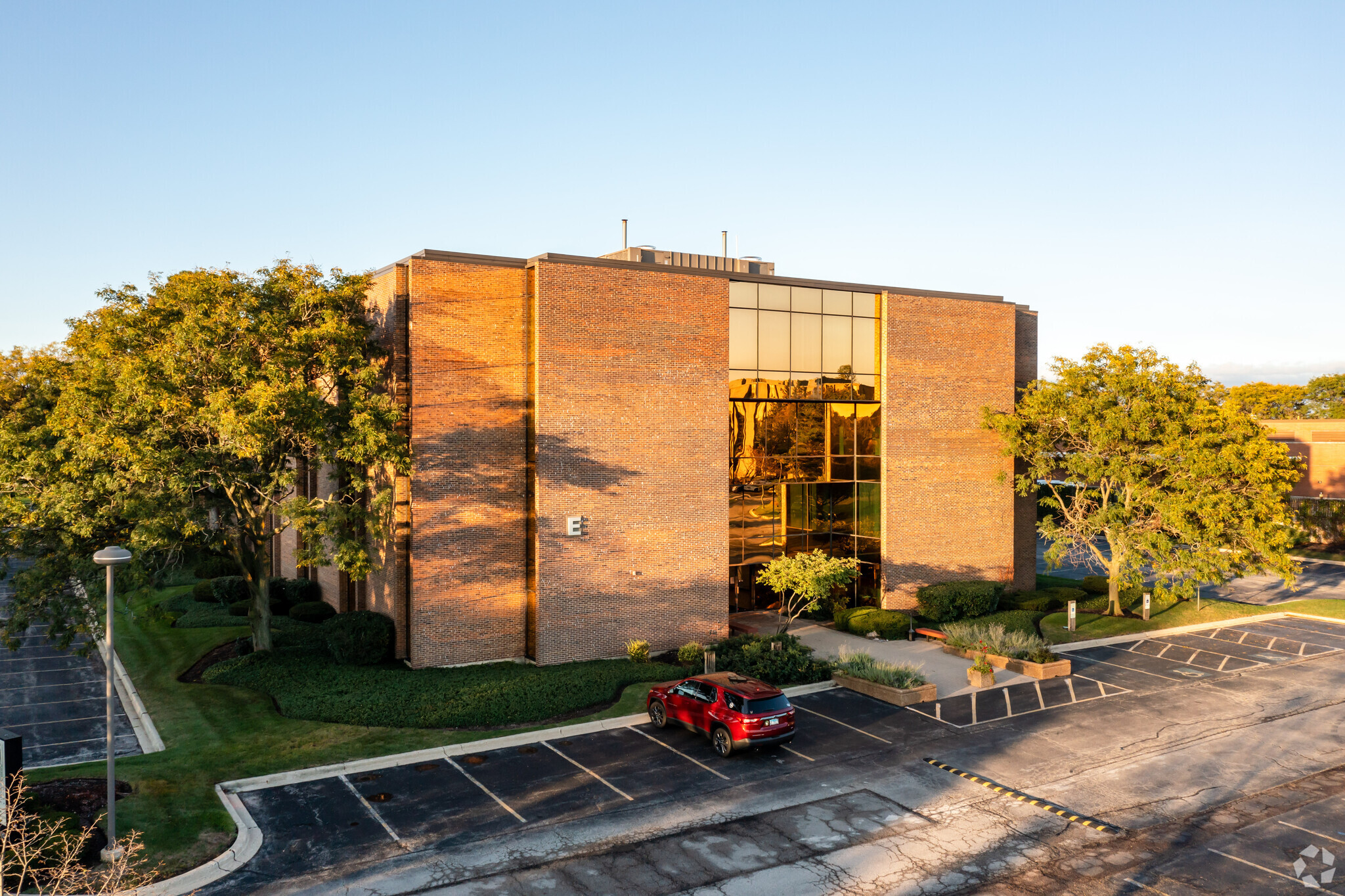 800 Roosevelt Rd, Glen Ellyn, IL for Rent
