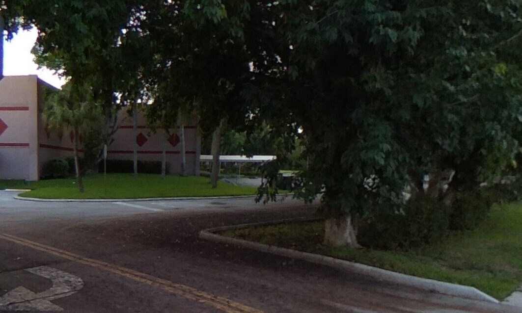 357 Racquet Club Rd Weston, FL 33326 Office Property for Lease on