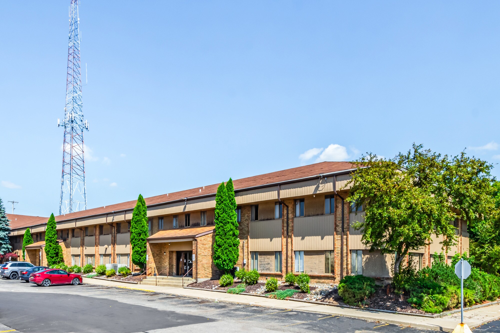 913 W Holmes Rd, Lansing, MI for Rent