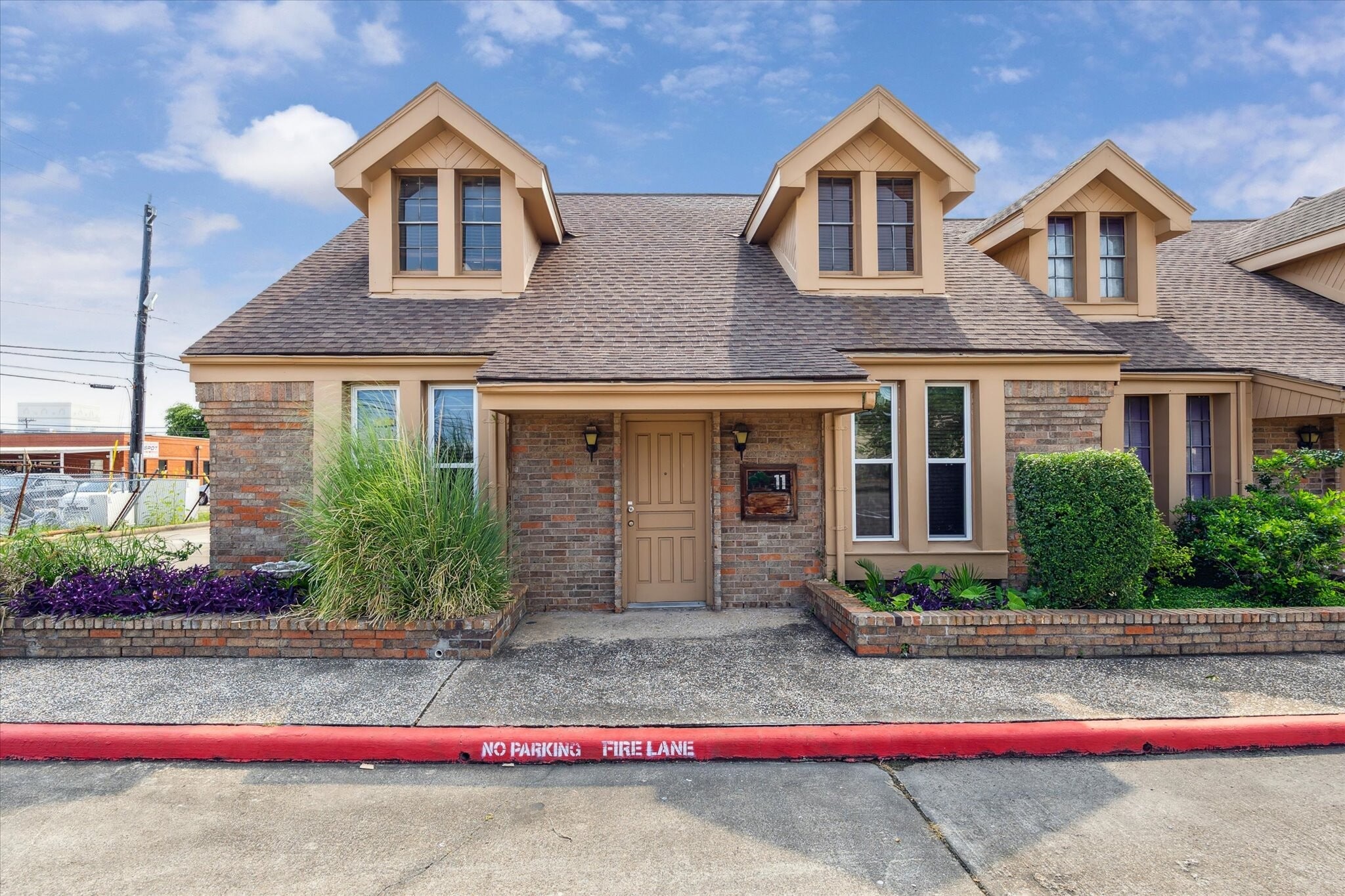 6910 Bellaire Blvd, Houston, TX for Sale
