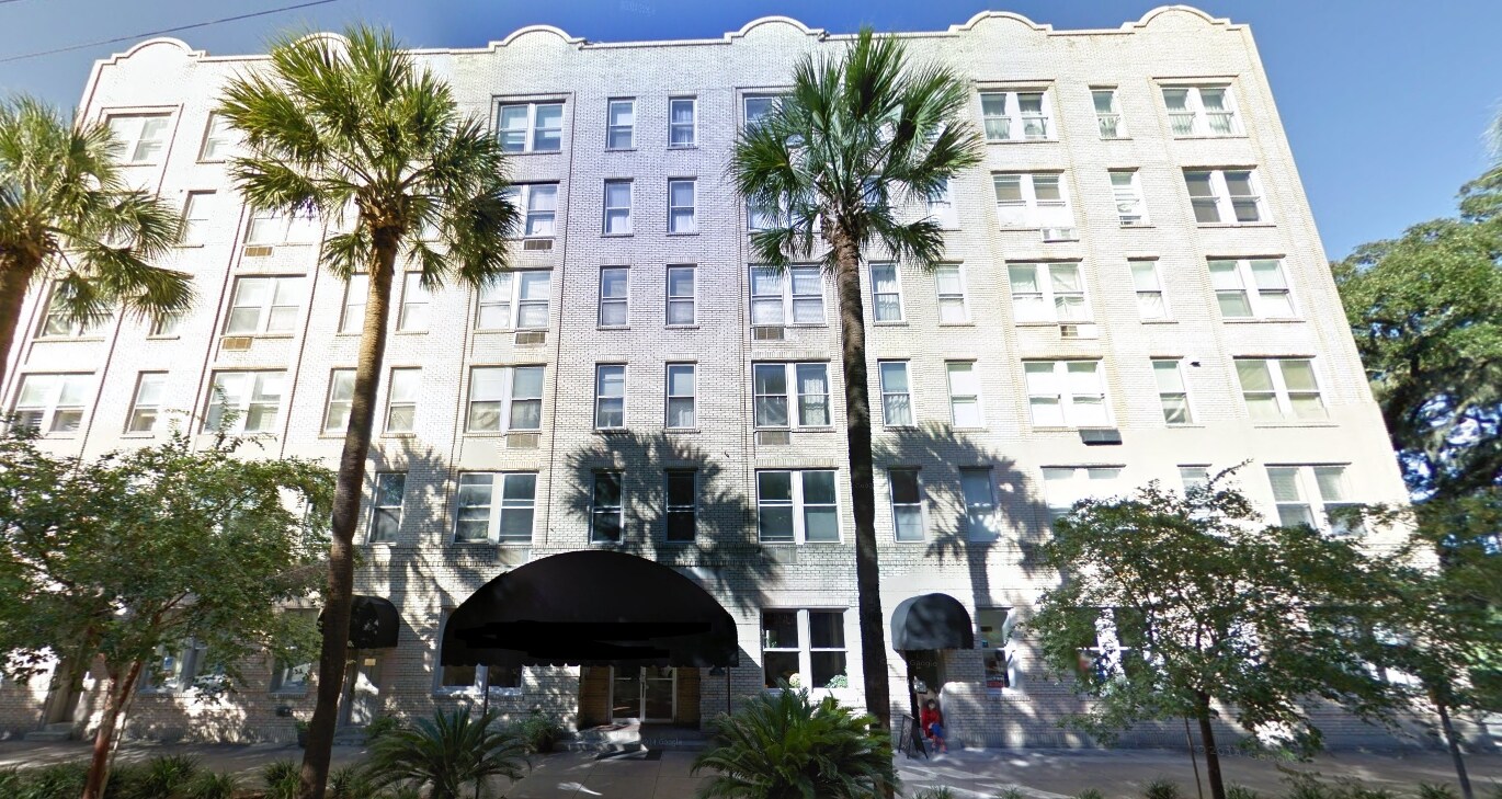 106 W St Savannah, GA 31401 Retail Property for Sale on