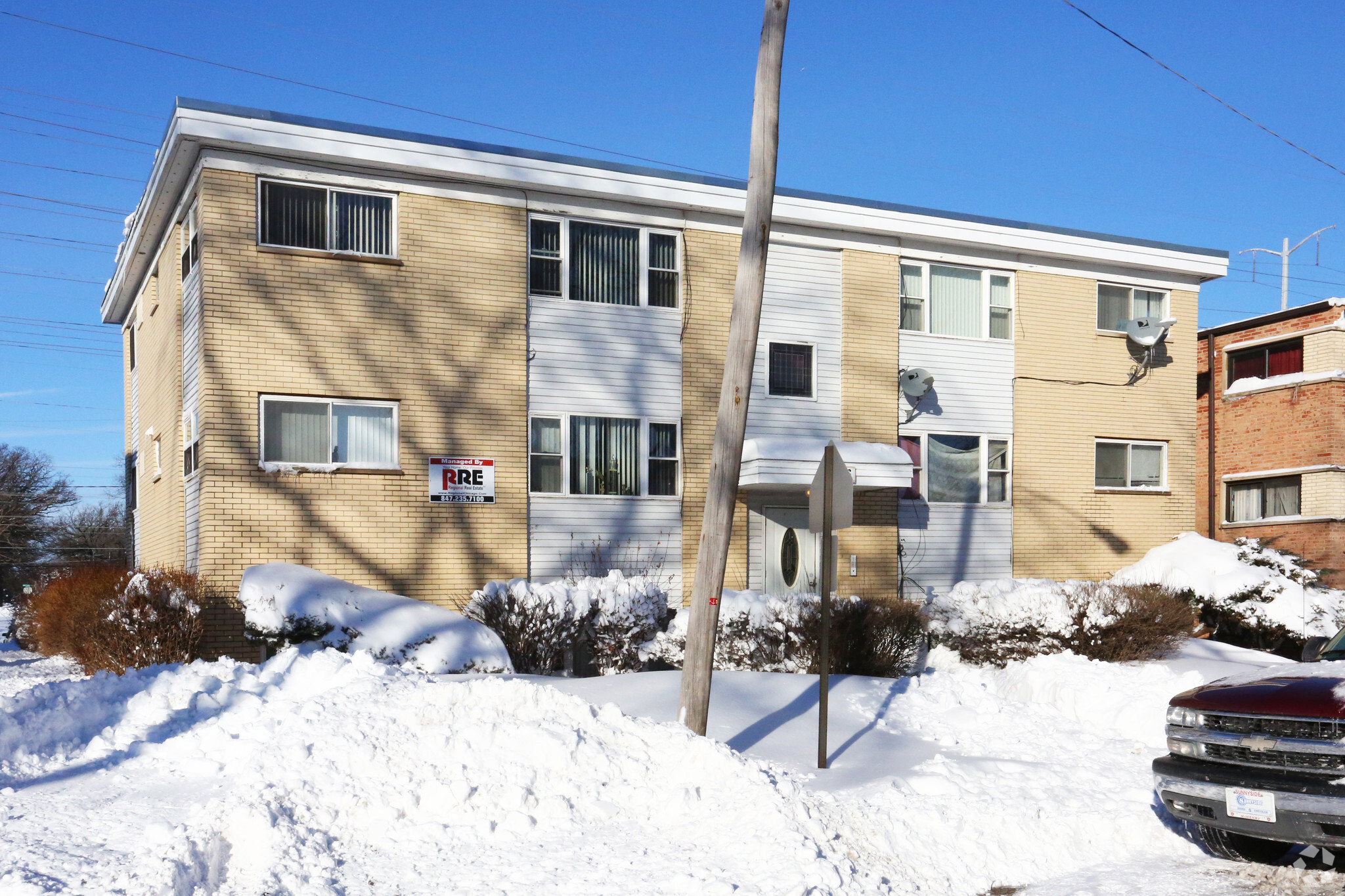 2116 Williamsburg Dr, Waukegan, IL for Sale