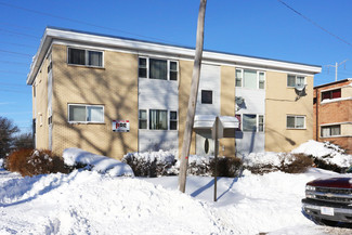 Waukegan, IL Apartments - 2116 Williamsburg Dr