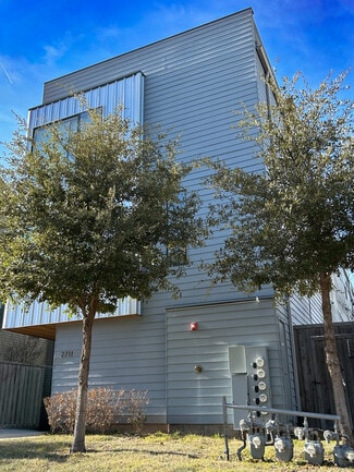 Dallas, TX Apartments - 2711 Kimsey Dr