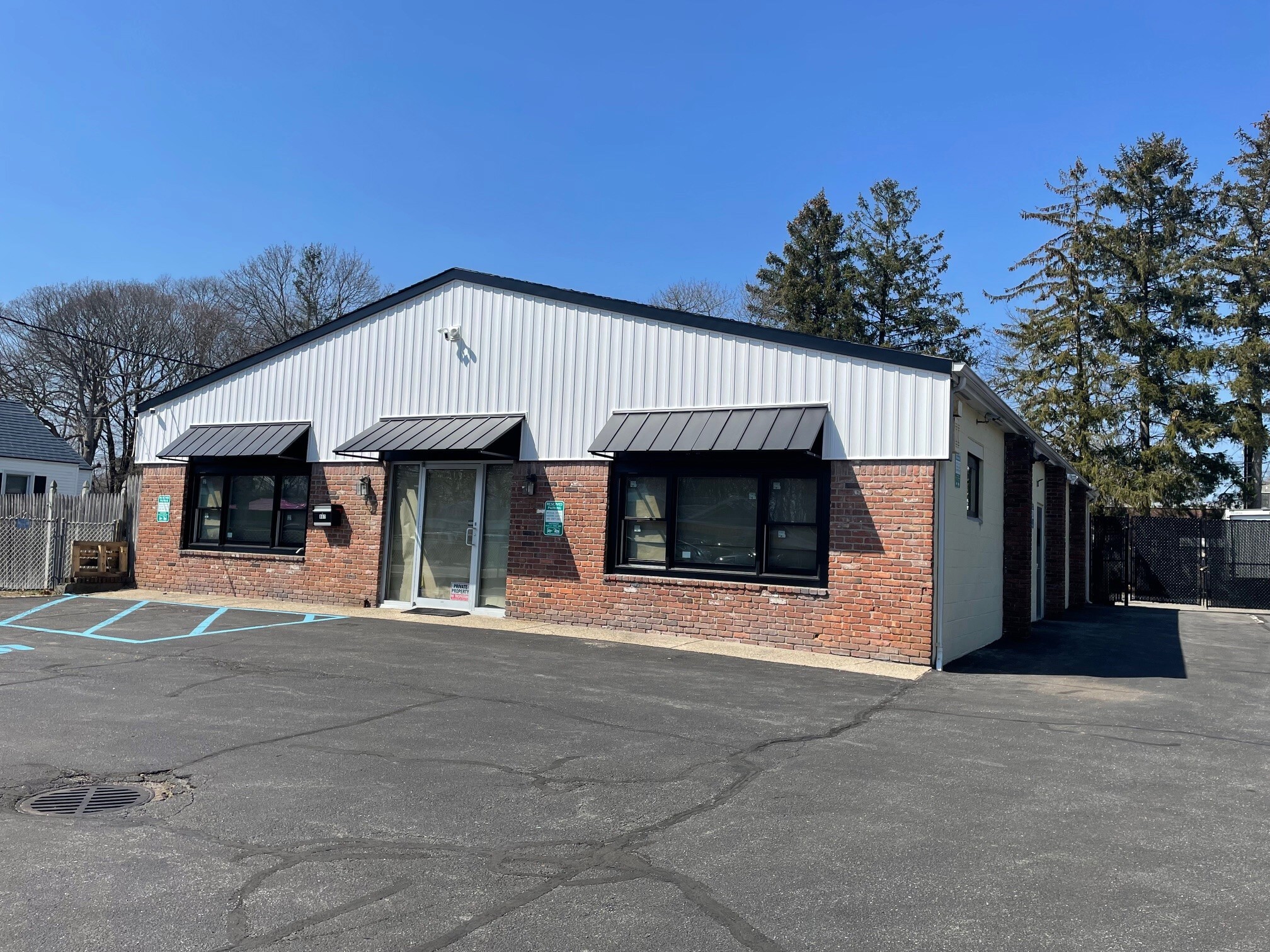 887 Church St, Bohemia, NY for Rent