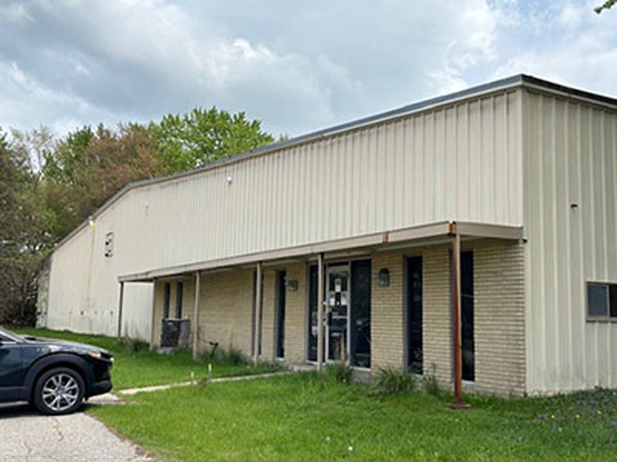 1652 Ellen Rd, Benton Harbor, MI for Sale