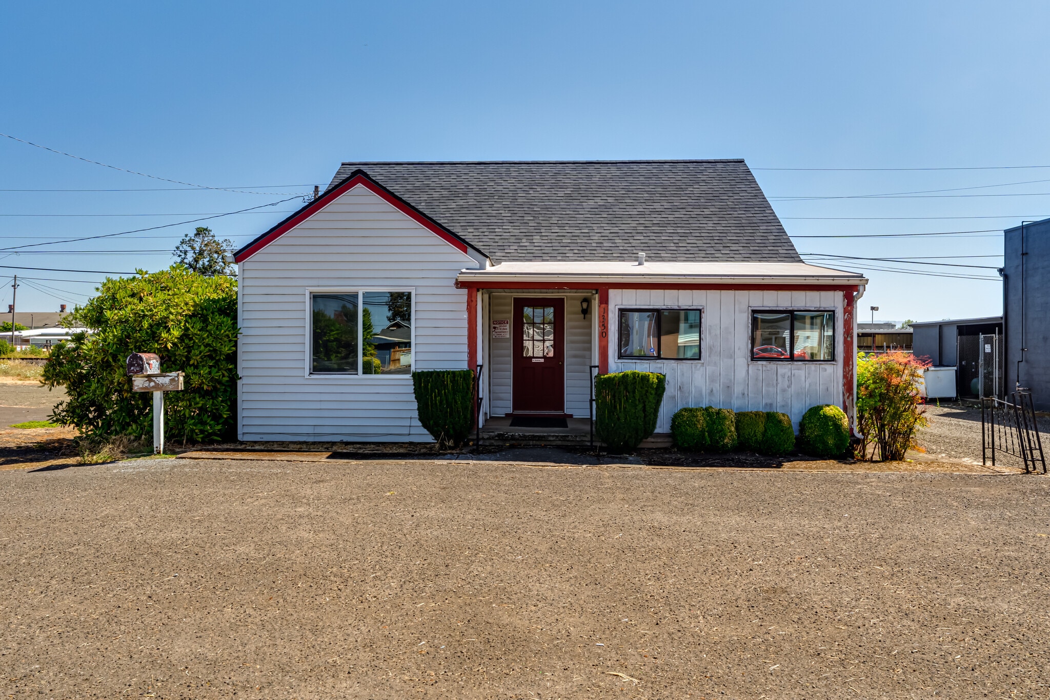 1350 Ivy St, Junction City, OR for Sale