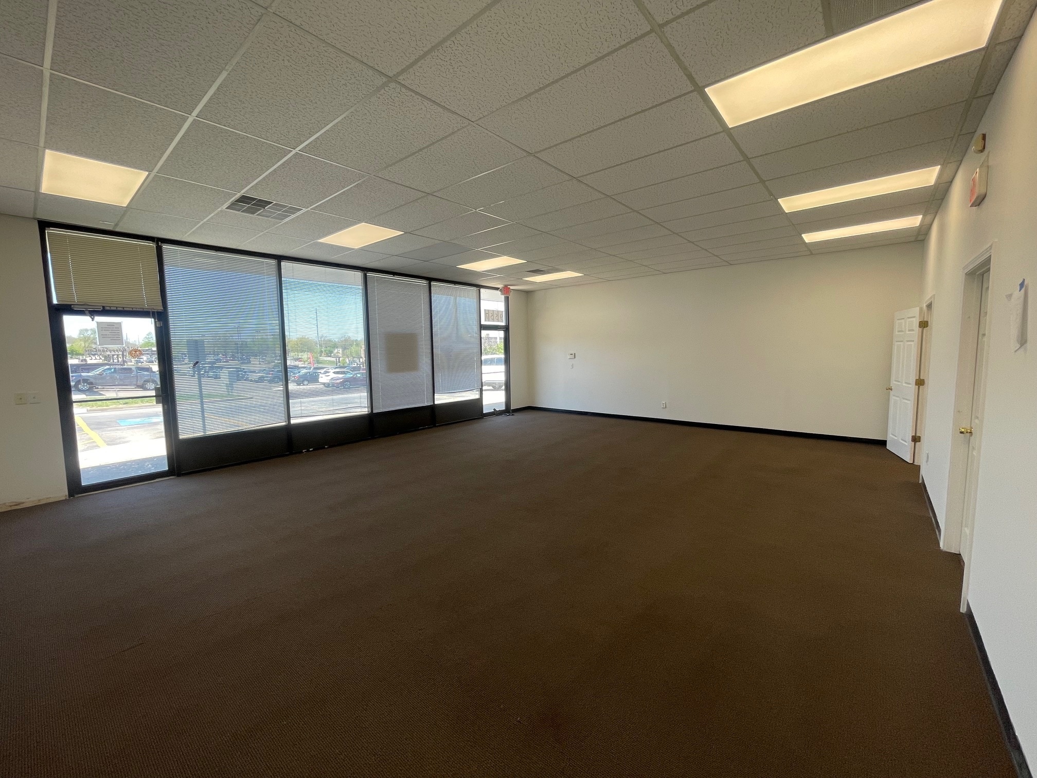 9537-9573 W 87th St, Overland Park, KS for Rent