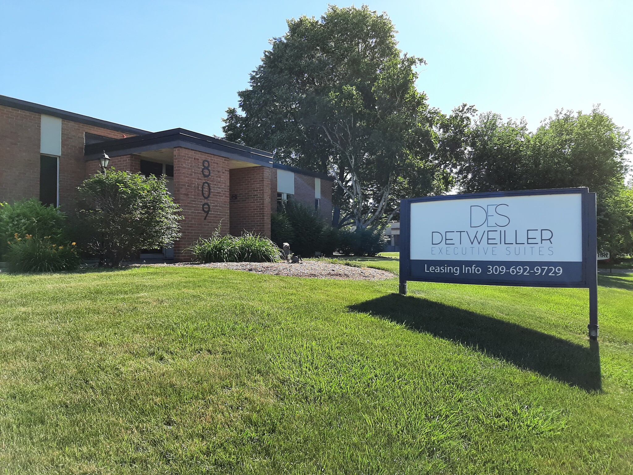 809 W Detweiller Dr, Peoria, IL for Rent