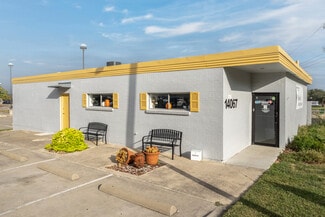 Farmers Branch, TX Veterinarian/Kennel - 14067 Dennis Ln