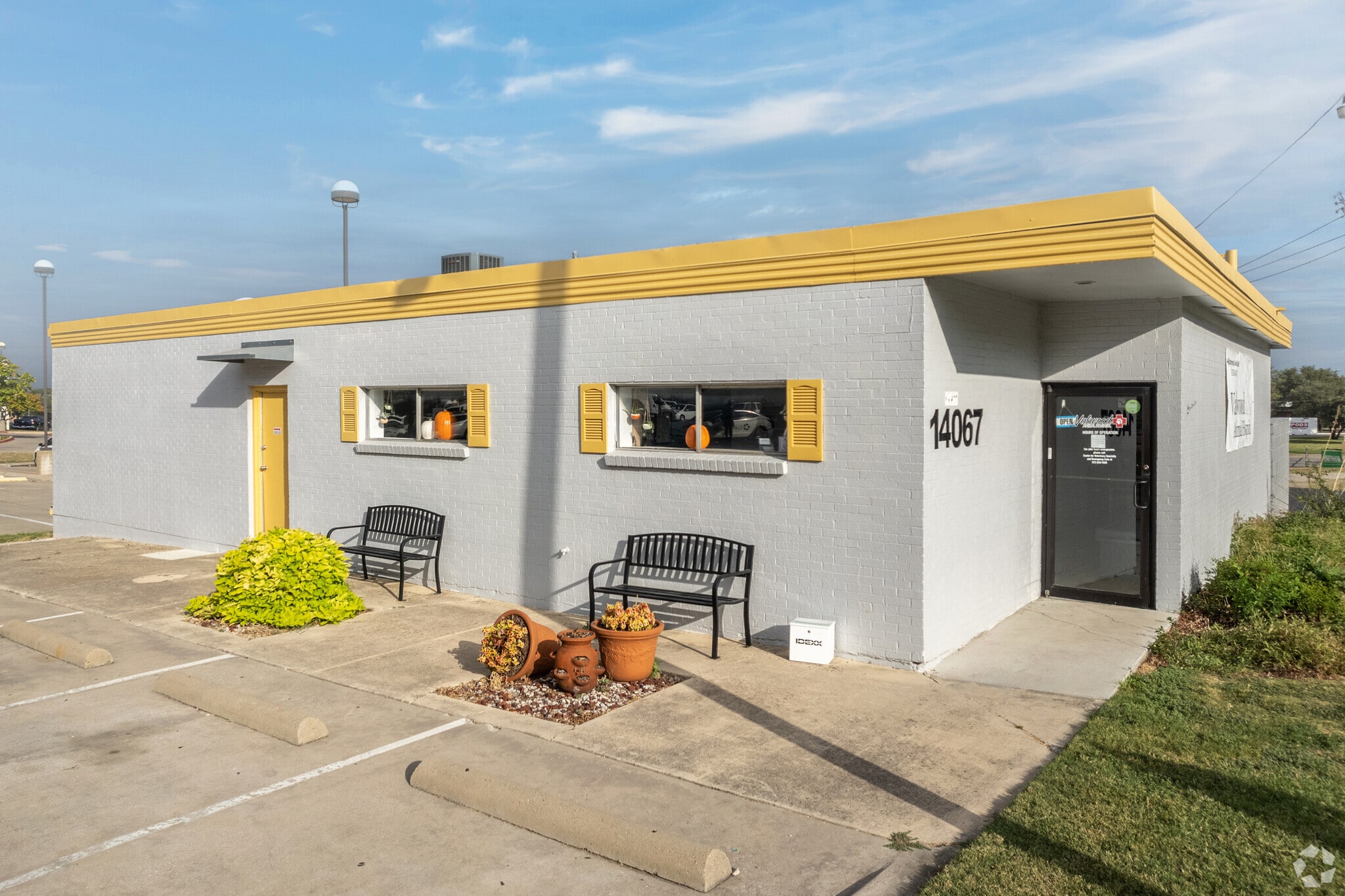 14067 Dennis Ln, Farmers Branch, TX for Sale