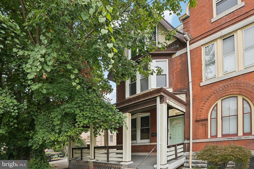 1009 W Main St, Norristown, PA for Rent