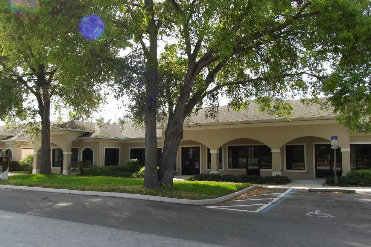 800-888 S Duncan Dr, Tavares, FL for Rent