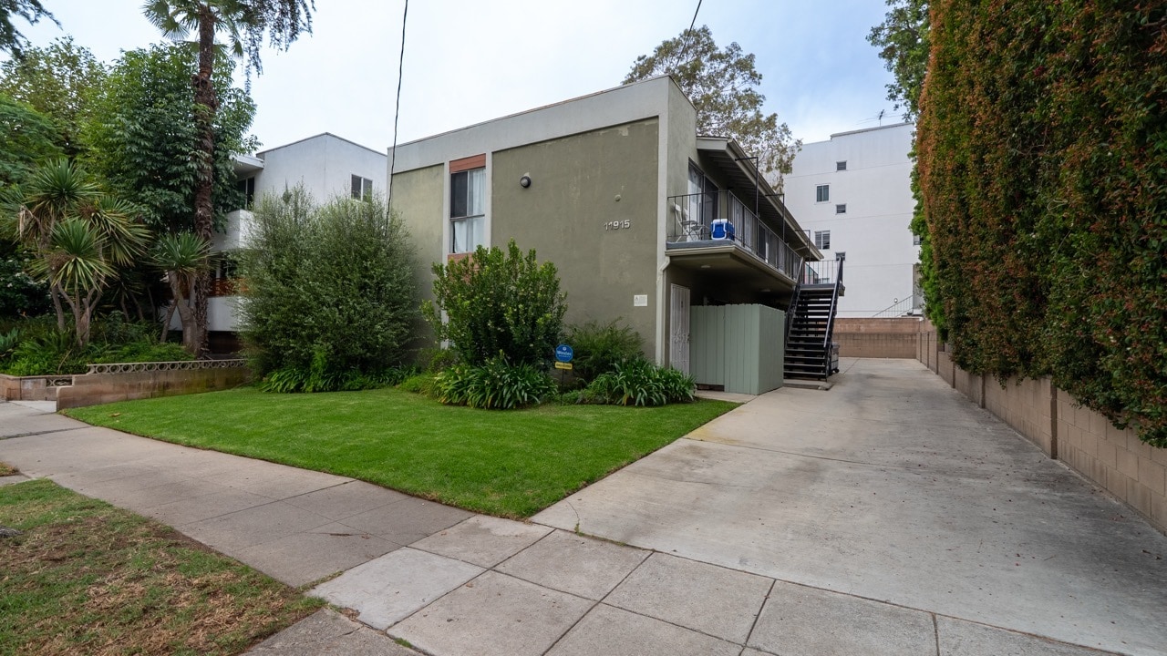 11915 Kiowa Ave, Los Angeles, CA for Sale