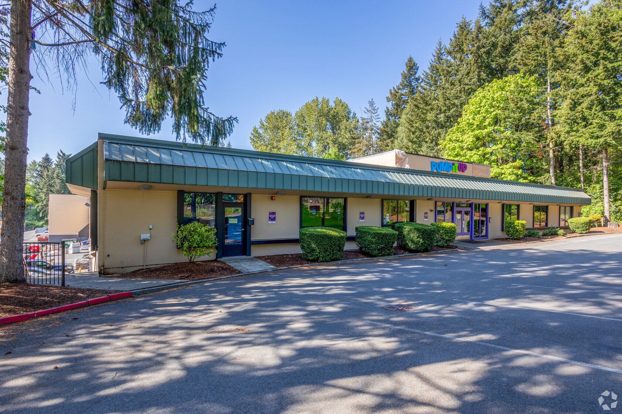 1160511615 NE 116th St Kirkland, WA 98034 Industrial Property for Lease on