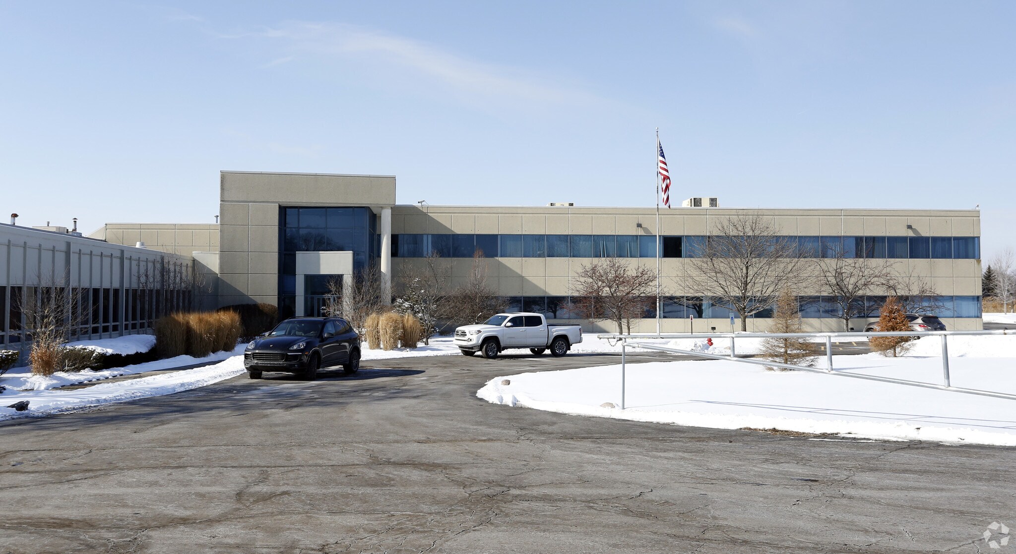 601 E Lake St Streamwood, IL 60107 Industrial Property for Lease on