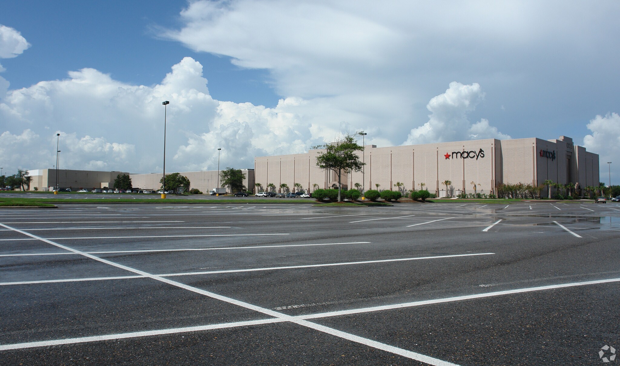 13051401 W Esplanade Ave Kenner, LA 70065 Shopping Center Property