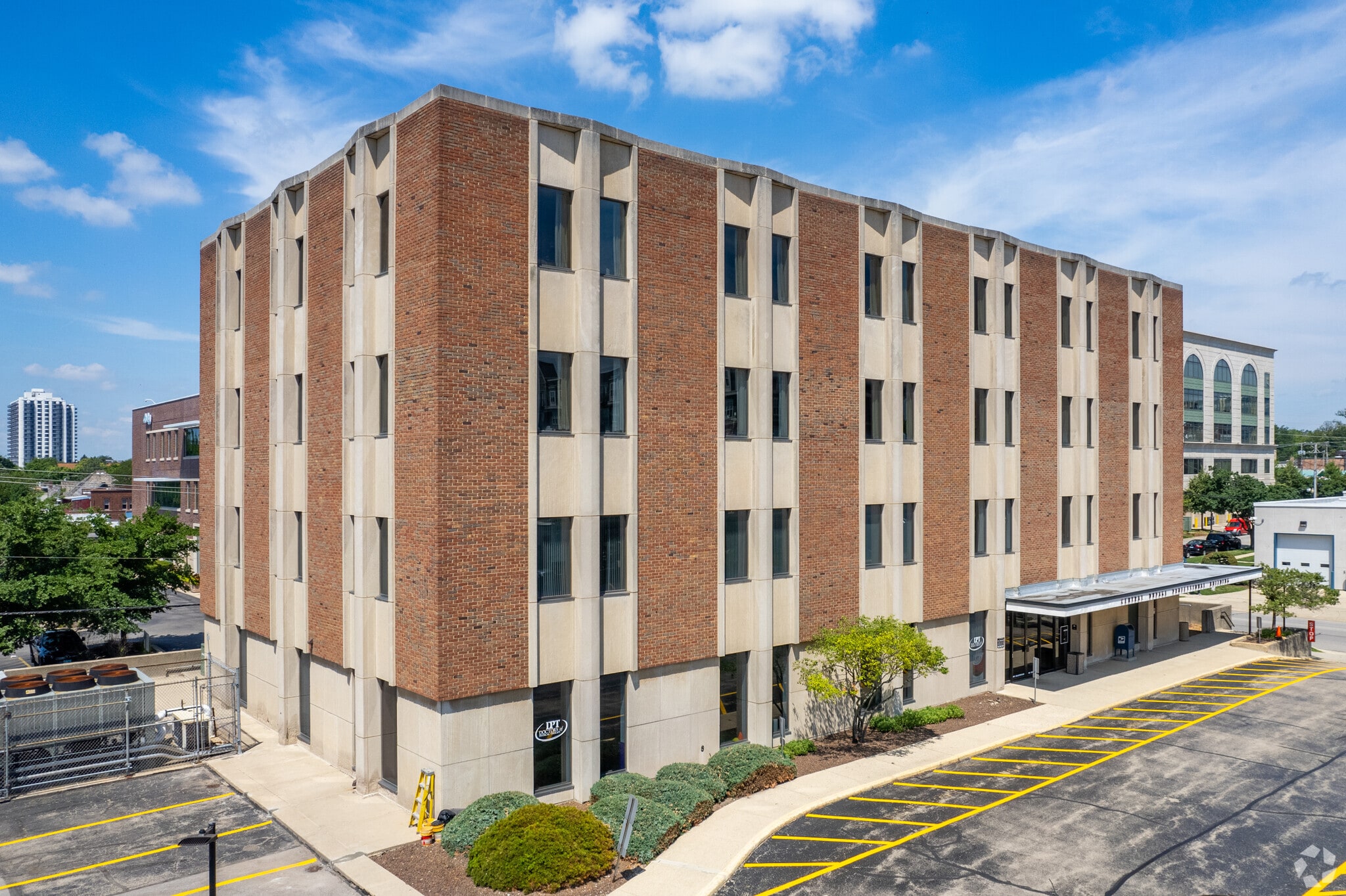 200 E Willow Ave, Wheaton, IL for Rent