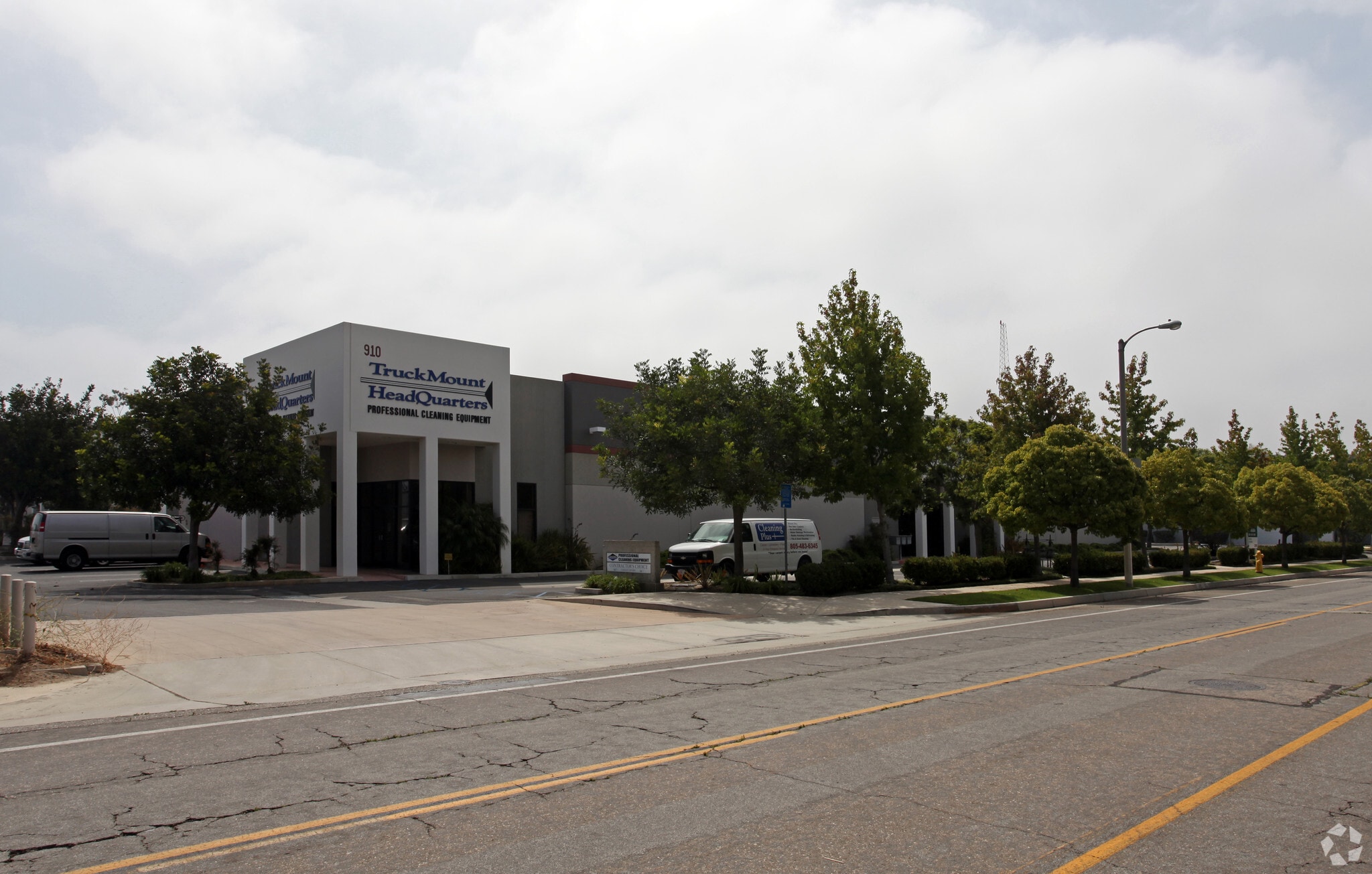 900-910 Graves Ave, Oxnard, CA for Rent